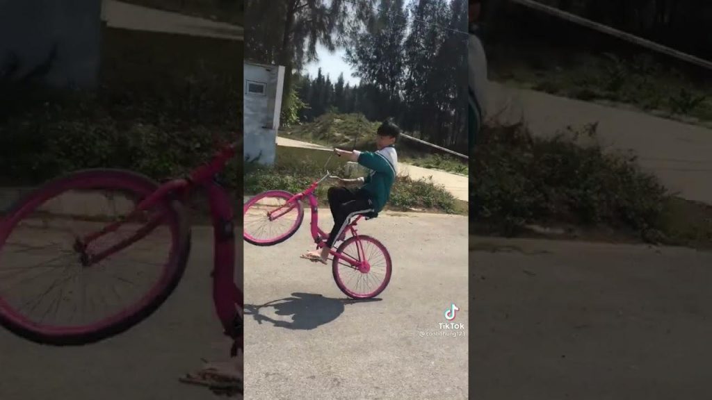 idol đi xe đạp hồng nữ tính để bốc đầu dại gái cực chất - YouTube