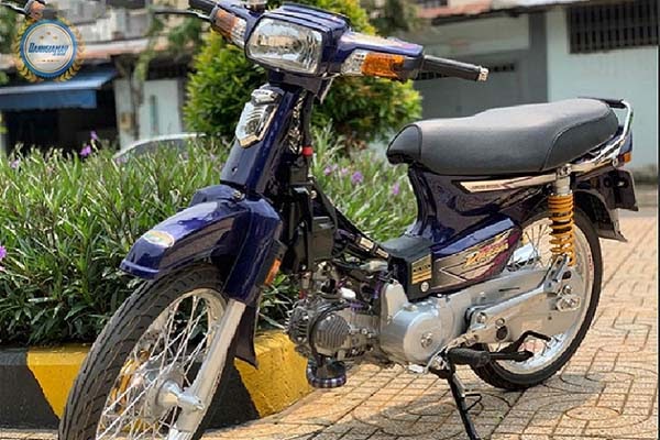 Honda Dream Thái phỏng kiểng đậm màu đùa của biker Việt